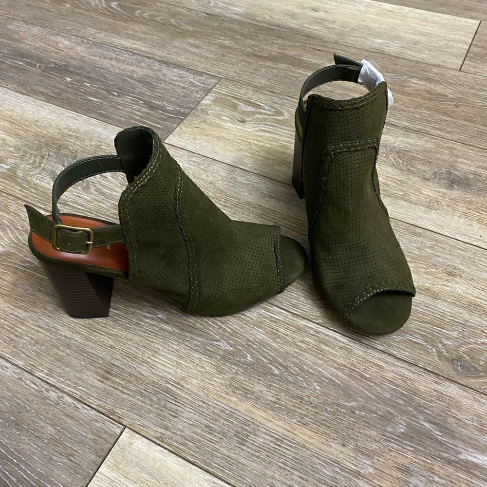 MIA Suede Boca Block Heel - Picture 6 of 11
